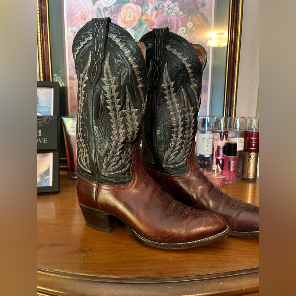 Larry Mahan Vintage Embroidered blue leather 2 tone western cowboy boots